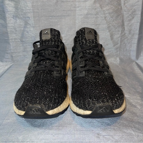 Women's Adidas UltraBoost 4.0 Core Black Cloud White Size 9.5 F36125 - Picture 2 of 8